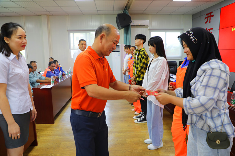 “金秋助學(xué)，圓夢(mèng)明佳！”明佳集團(tuán)黨支部及工會(huì)組織開展愛心助學(xué)活動(dòng)！